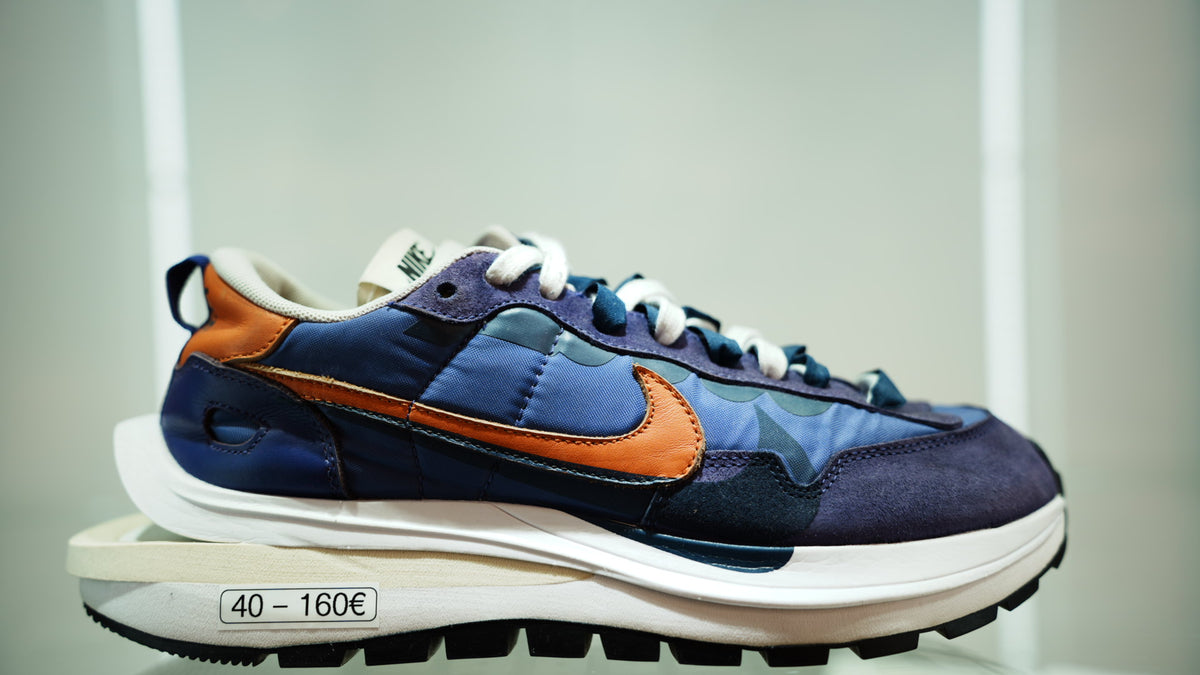 Nike Vaporwaffle sacai Dark Iris