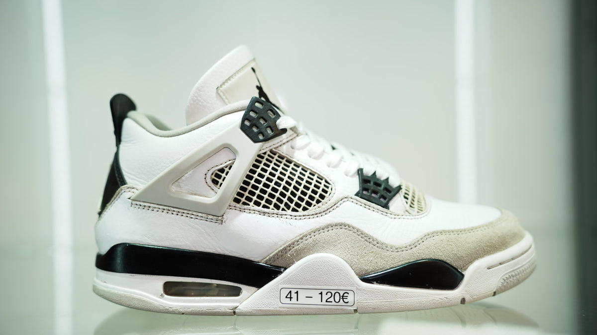 Air Jordan 4 Military Black