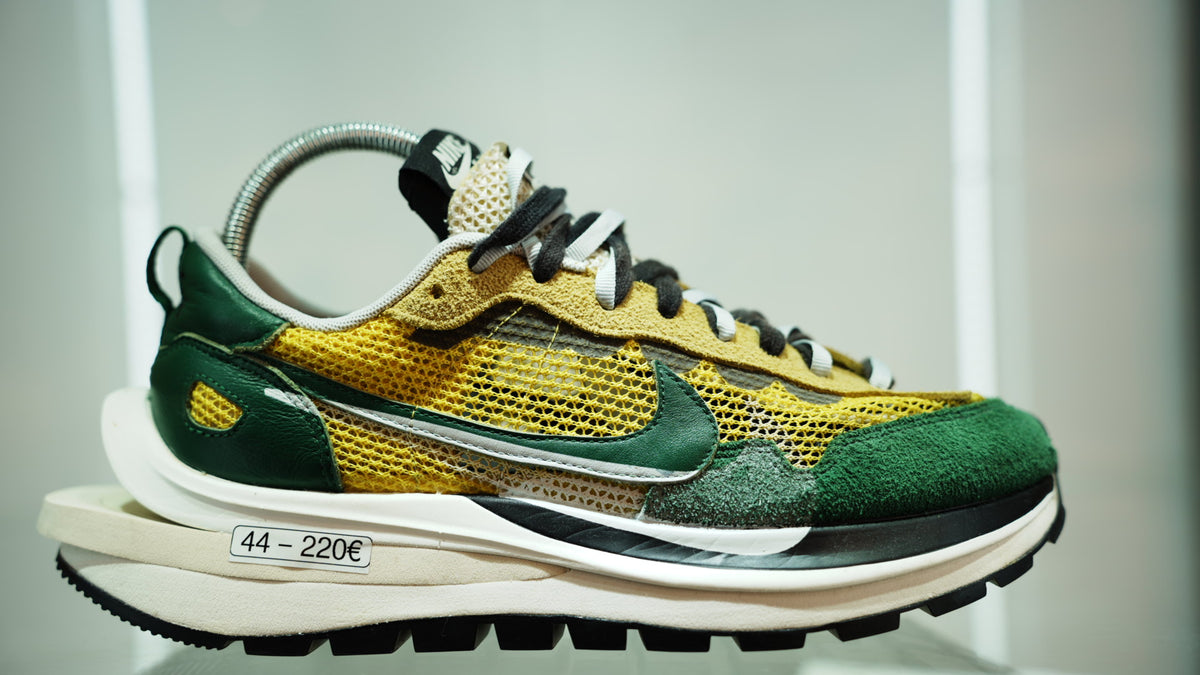 Nike Vaporwaffle sacai Tour Yellow Stadium Green