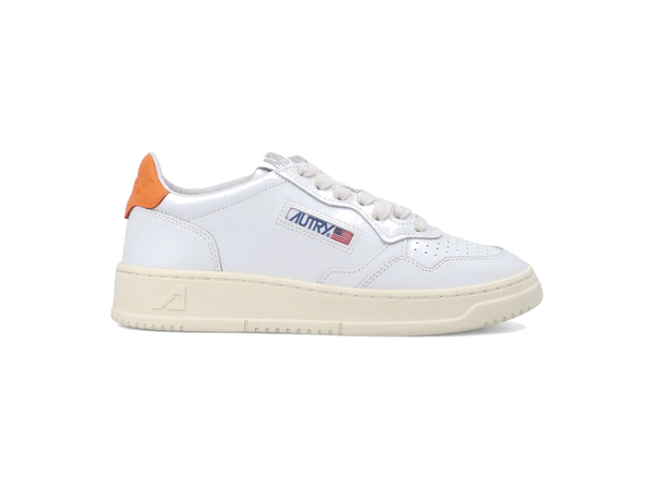 Autry Medalist Leather Low White Parsimmon Orange (Women's)