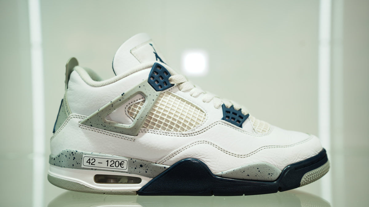 Jordan 4 Midnight Navy