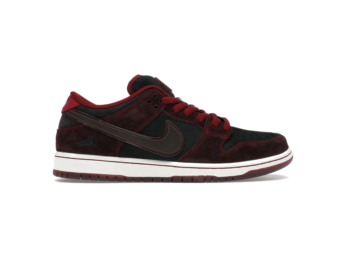 Nike SB Dunk Low Riot Skateshop