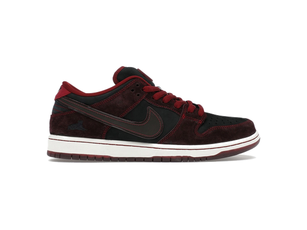Nike SB Dunk Low Riot Skateshop
