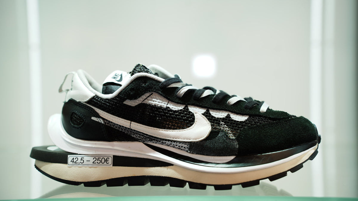 Nike Vaporwaffle Sacai Black White