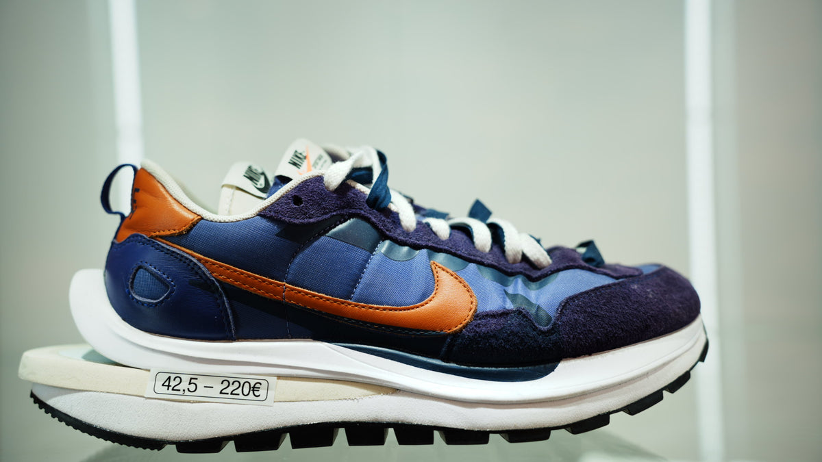 Nike Vaporwaffle sacai Dark Iris