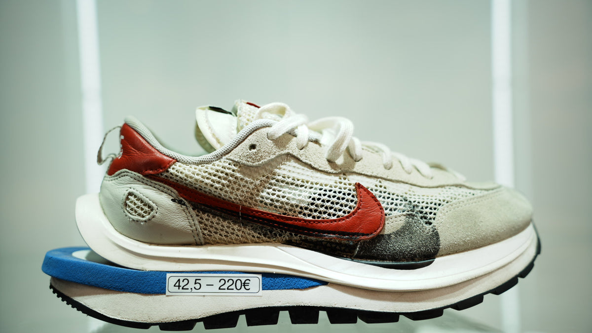 Nike Vaporwaffle sacai Sport Fuchsia Game Royal