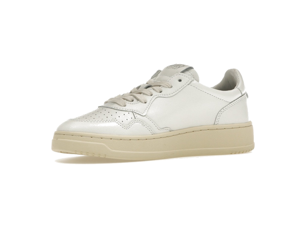Autry Medalist Leather Low White (Women's)