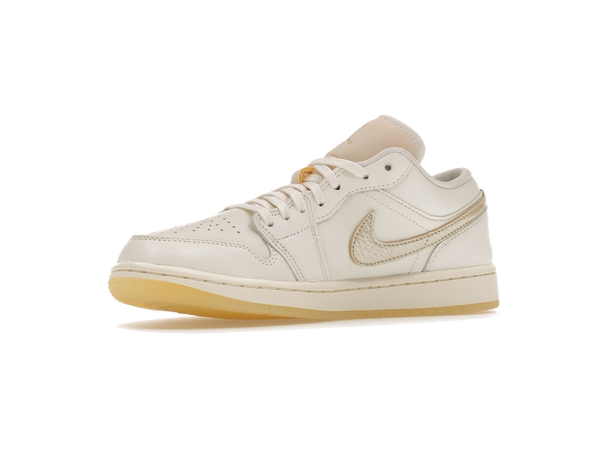 Jordan 1 Low SE Metallic Team Gold (Women's)