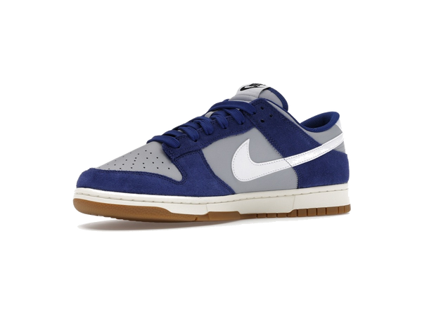 Nike Dunk Low Retro SE Deep Royal Blue Gum