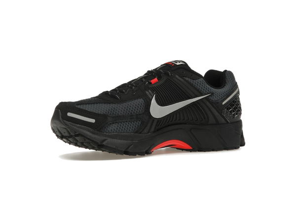 Nike Zoom Vomero 5 Black Metallic University Red