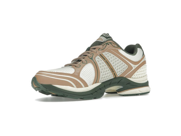 Saucony ProGrid Triumph 4 Saucony & Friends Seanella Abraham